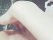 浴室自拍自摳手淫